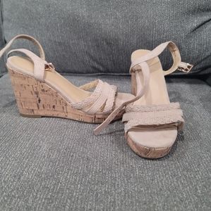 Super cute wedges.